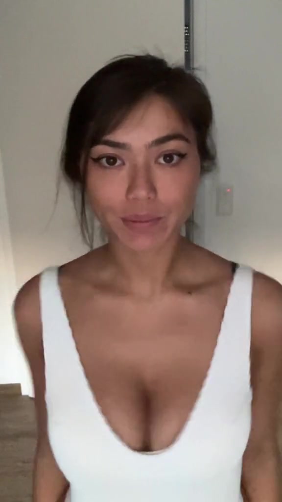 Cute.babysitter Onlyfans Nude showing off her big boobs!!!