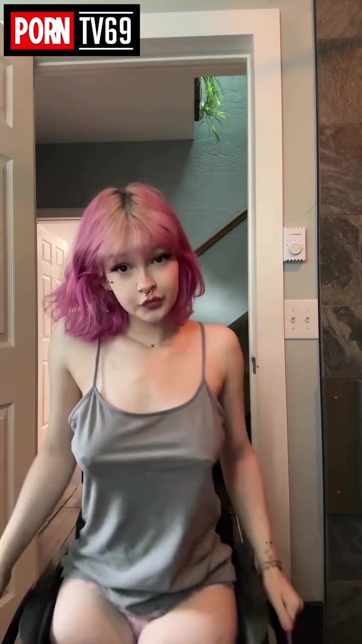 Amputeekay Onlyfans shows off nipples under thin shirt!!!