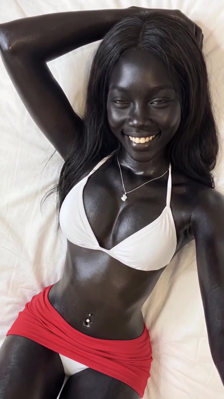 Ayannasoblack – Beautiful Angel Shows Off Sexy Body