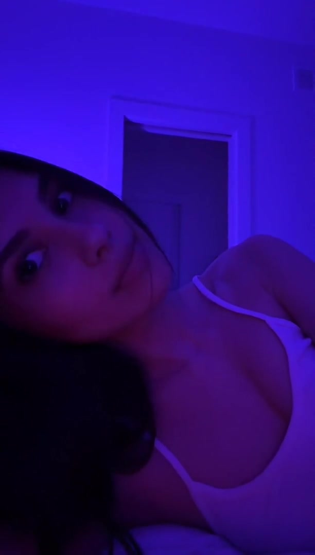 Caryn Marjorie Aka Cutiecaryn Showing Off Her Sexy Body