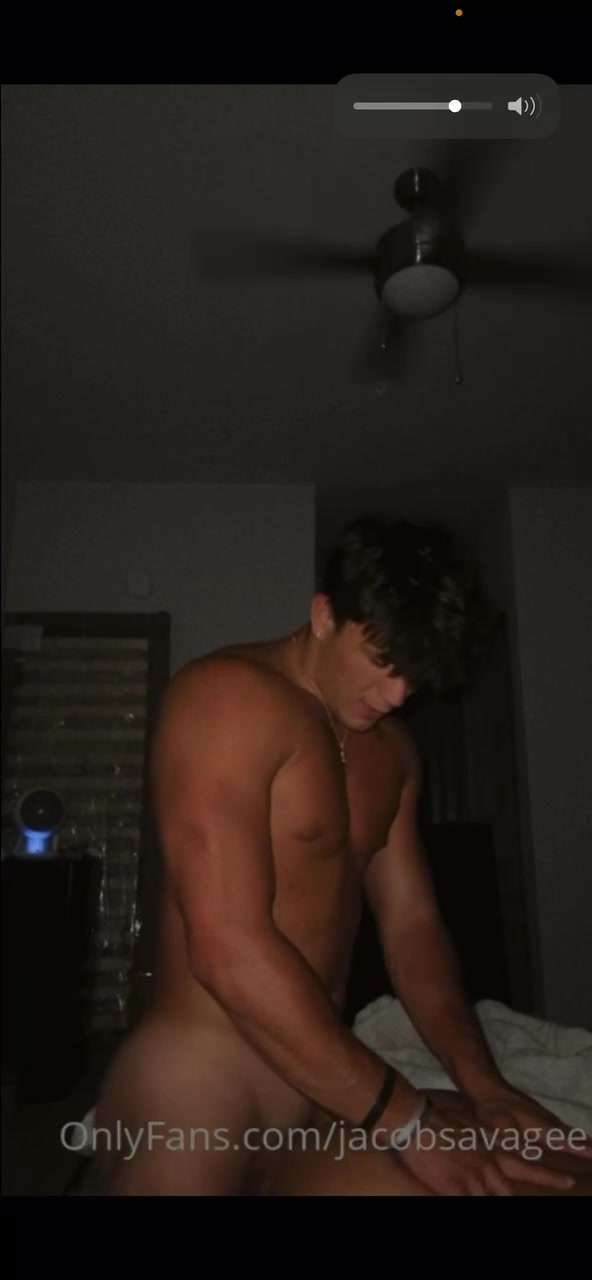 Jacob Savage And Rachel Weaver’s Sex Tape Is Hot Viral