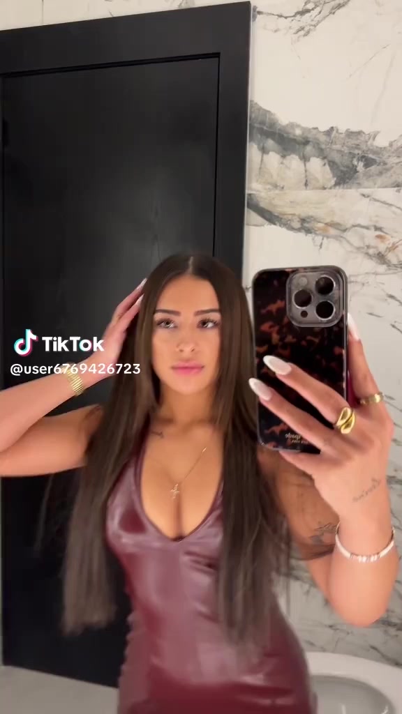 Avanyce Onlyfans – Shows Off Her Sexy Body