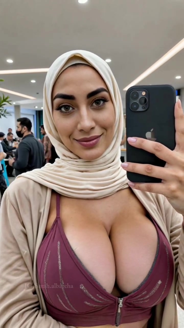 Sarah Albarcha – New Porn Video Showing Off Her Big Breasts